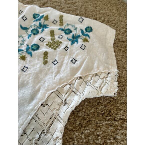 Sundance Embroidered Floral Serafina Short Sleeve T-Shirt Top Size Small Womens - Picture 11 of 14